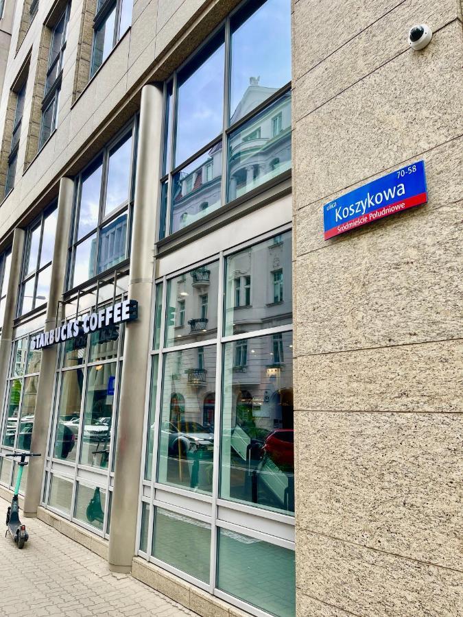 Super Beauty Metro Wifi 65'Tv Netflix Hbo Appletv+ Apartment Warsaw Exterior photo